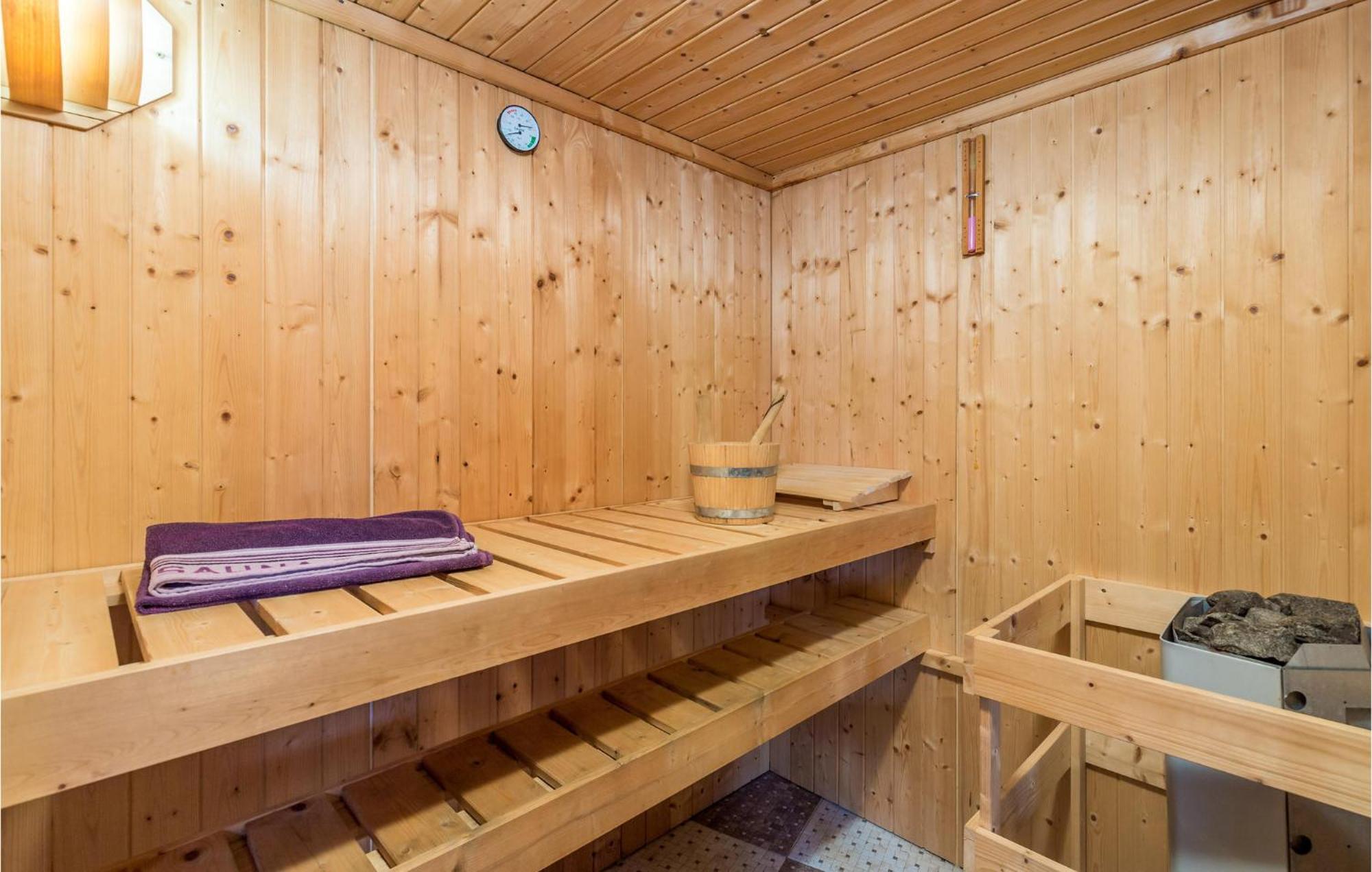 Gorgeous Home In Zgaljici With Sauna 외부 사진